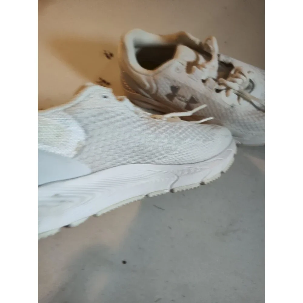 Q Under Armor Women's 8 And 1/2 White Mesh Tennis Shoe (1097)